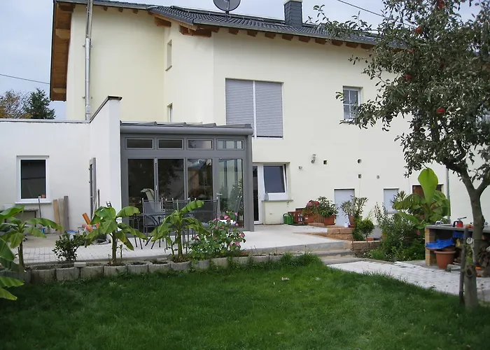 Vendégház Gaestehaus Marietta Osann-Monzel